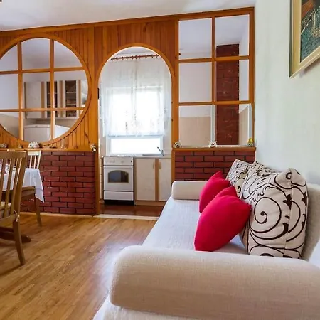 Peaceful Oasis Apartment Banići