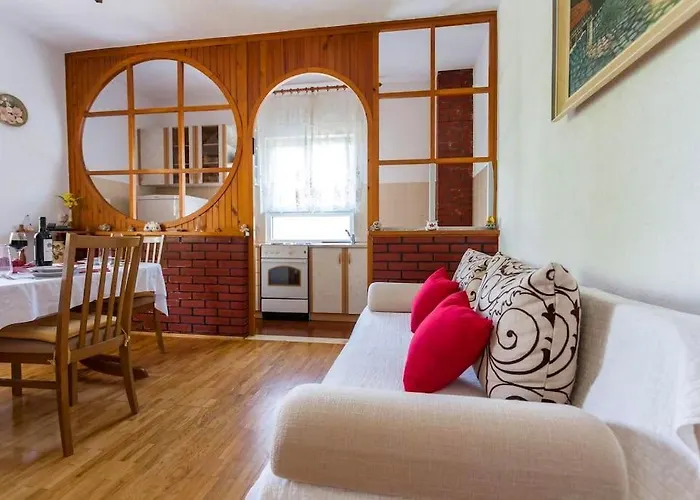 Peaceful Oasis Apartment Banići